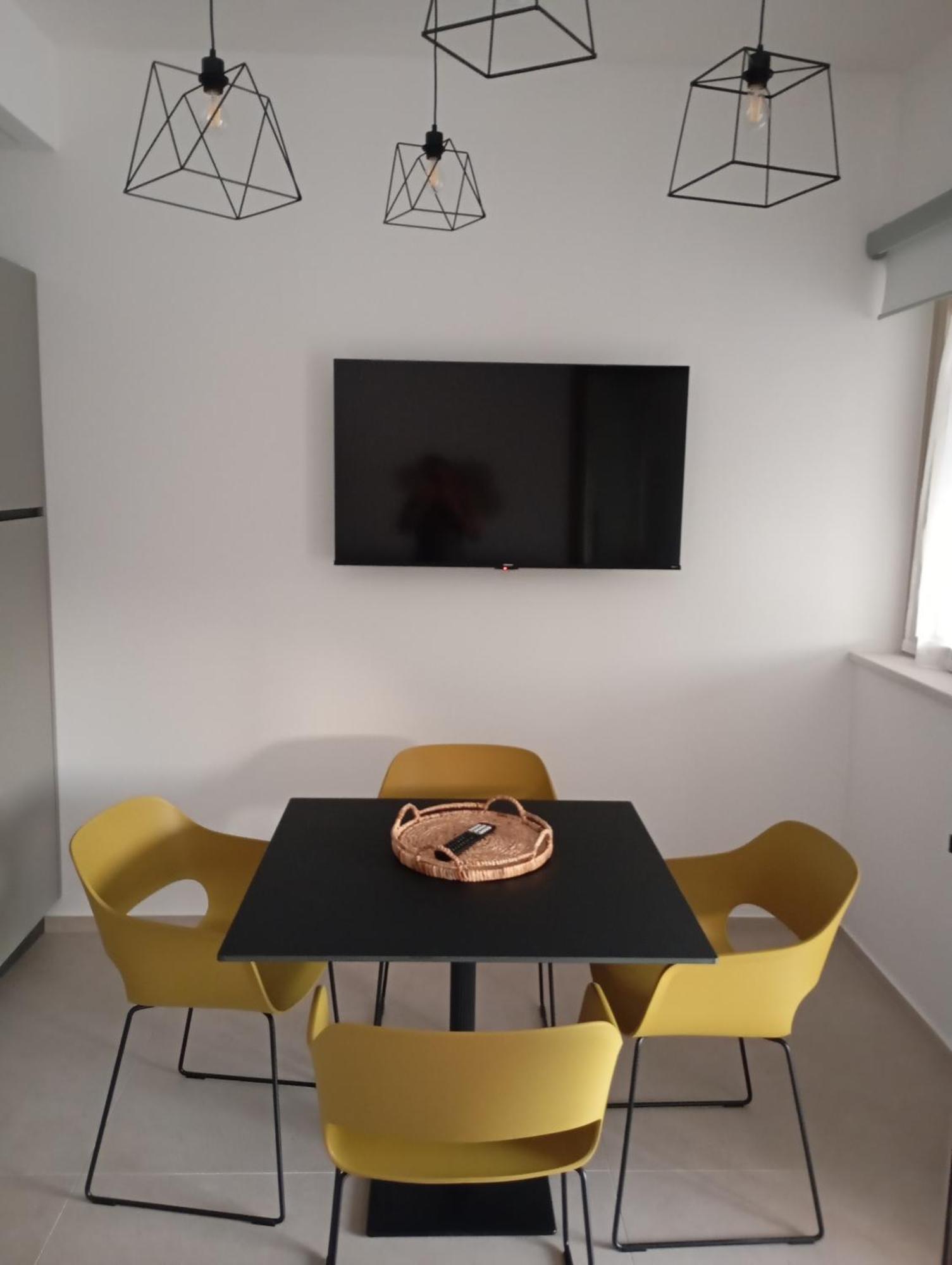 Aura Apartments Матината Екстериор снимка
